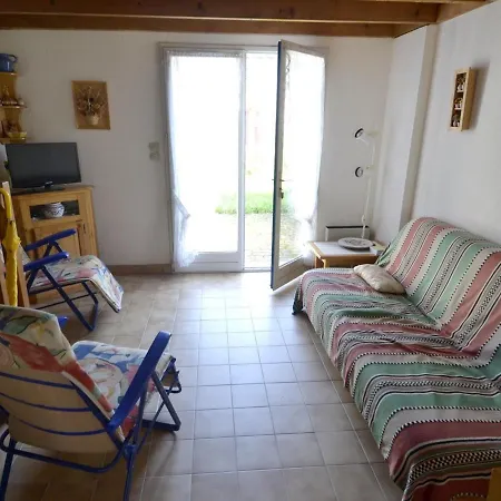 Holiday home Maison Cosy Pour 4 Pers., A 250 M De La St-jacques, - Fr-1-639-31